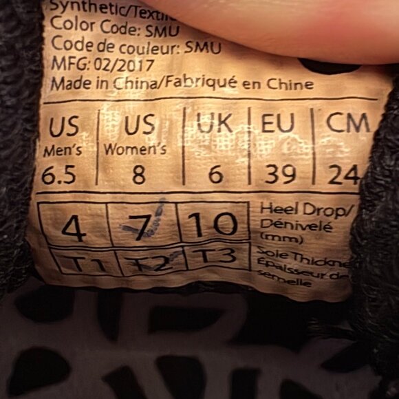 YUL Running Shoes – Like New – Women’s Size 8 – $85 CAD - Picture 3 of 4